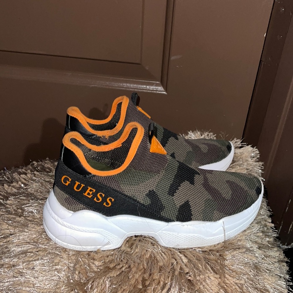 Guess camouflage sneakers